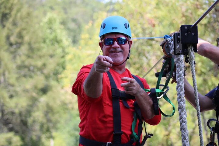 Hike explore and more in The Great Smoky Mountains AqfML27X