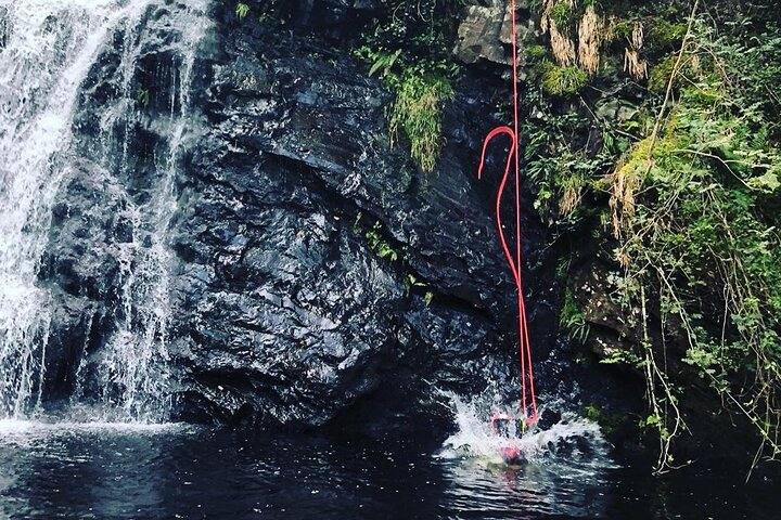 Canyoning in Snowdonia 5iqL06AK
