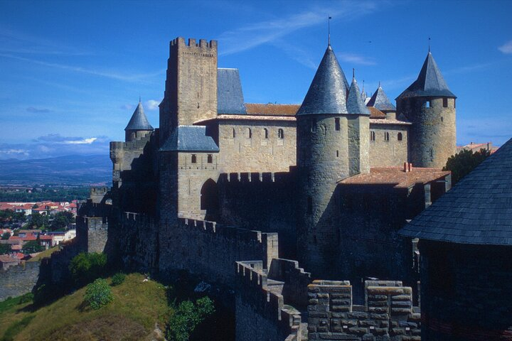 Private Conference Tour: City , Castle and Walls  XBCf8hh0