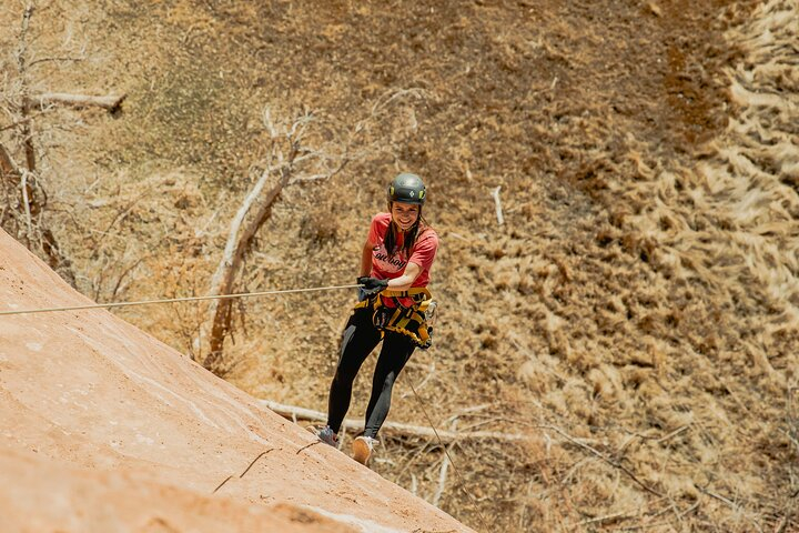 Via Ferrata / Rappel Adventure in East Zion ZvTV6FFQ