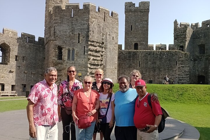 Small group Holyhead shore excursion in Caernarfon castle w0ohJ5es