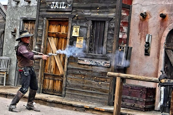Gunfight Show Old Tombstone  zud86sZg