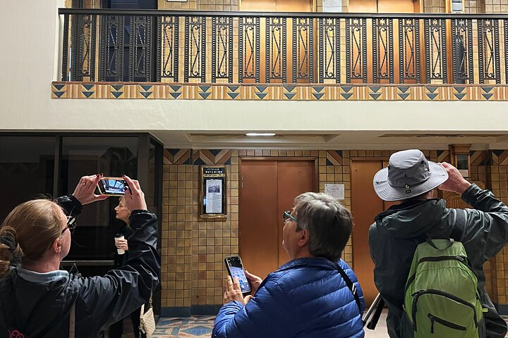 Tulsa Art Deco and Architecture with Expert Guide Walking Tour bBobrmvg