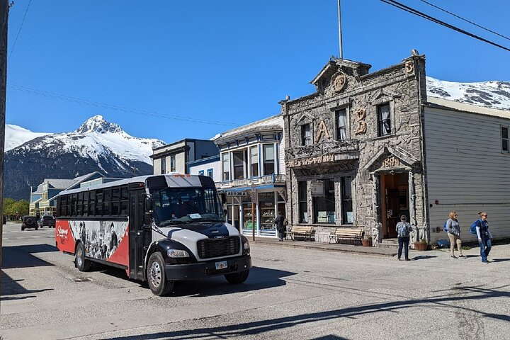 Skagway City and Summit Tour Clv8qHb0