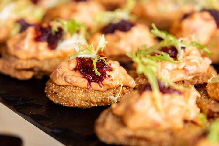 SMALL GROUPS! Charleston's Best Food Tour - Tastes Through Time FJNiteWY