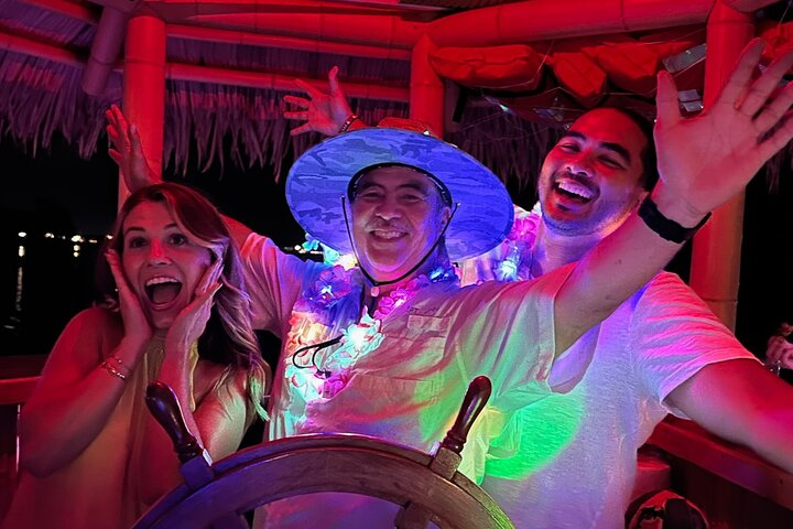 Original CRUISIN' TIKIS Lit on the Lagoon- A Glow Tiki Bar Cruise QB36cvYZ