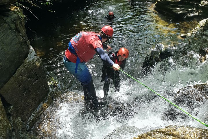 Gorge Walking eTWggx94