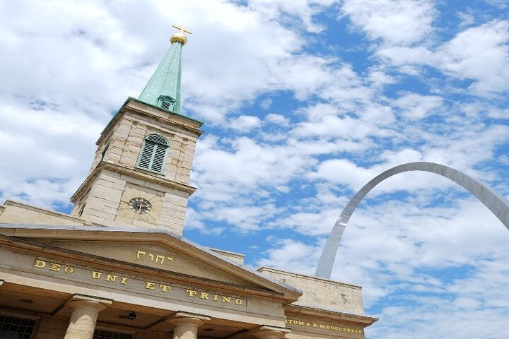 St Louis Arch Small Group Walking Tour and Arch Entrance Ticket gerxStyn