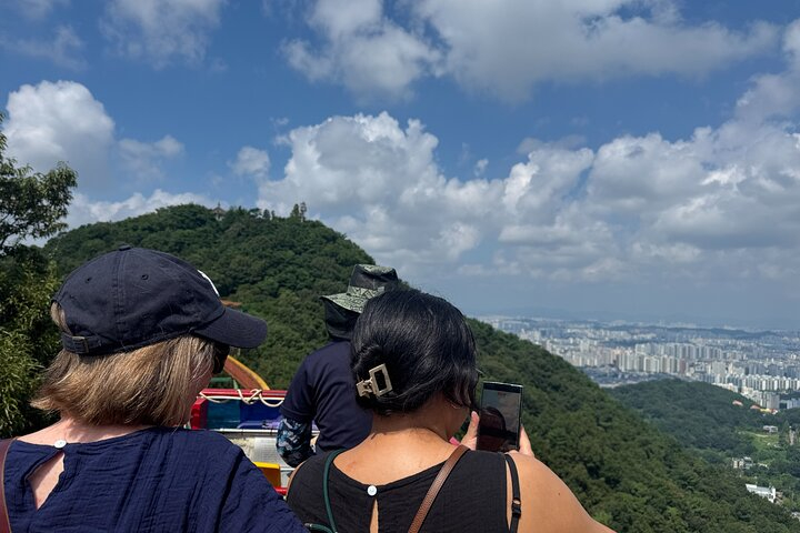 Gwangju City Tour : Where old meets new (private) bADWHfpg