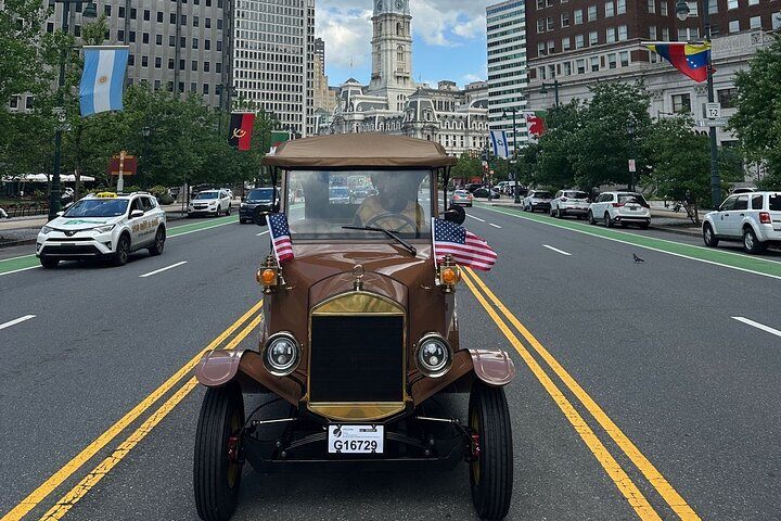 One Hour Tour Of Philadelphia Historical Sites In A Vintage Car 2PXbIwtx