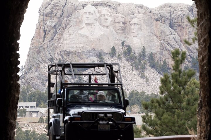 JEEP Bison Safari at Custer State Park - Family Friendly Prices 617tha4T