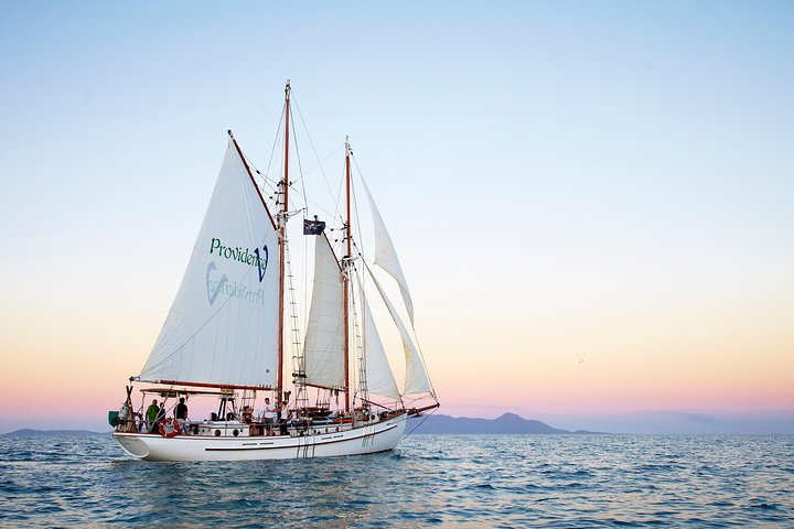 Whitsundays Sunset Sailing Cruise QKGoRErB