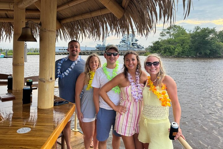 Private Downtown Wilmington Sunset Cruise  YyThZgaz