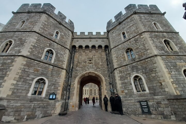 Private Walking Tour with Accredited Expert Guide Windsor Castle Gxg6xLBO