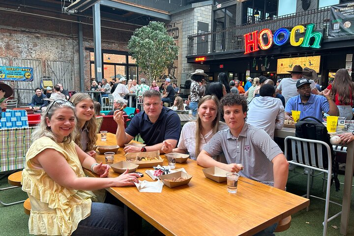 Fort Worth Stockyards Foodie Tour with Food Tours of America kmtPAOM3