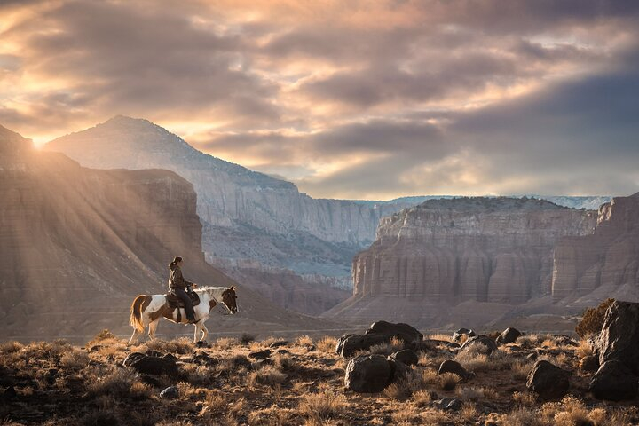 1-Hour Western Horse Ride L8ICahze