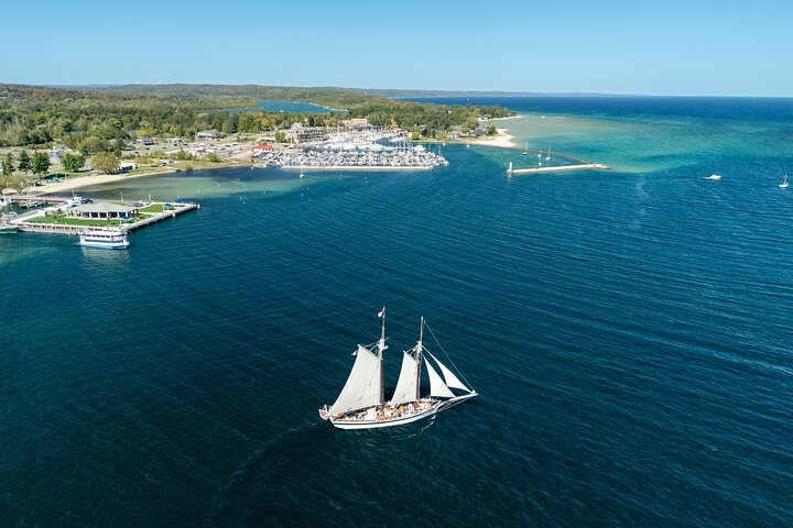 Manitou Fall Evening Sail Experience Yvql4MJS