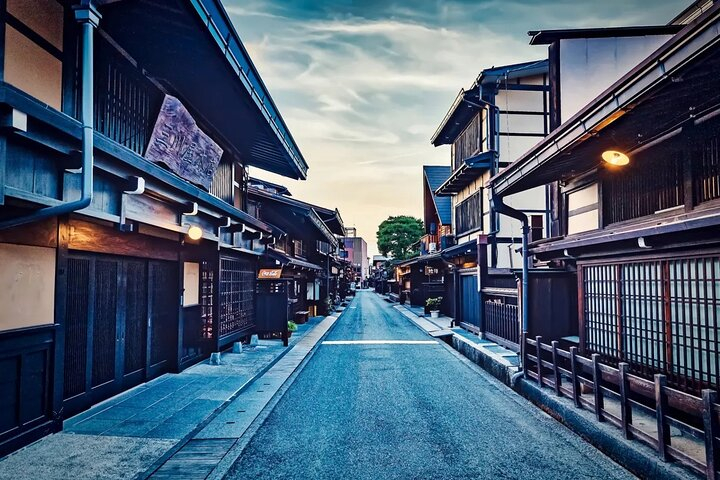 Takayama and Shirakawa Day Tour with Hida Beef Lunch from Nagoya irAEwrPf