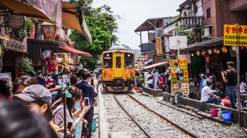 Jiufen Old Street + Shifen Old Street + Shifen Waterfall 1-day tour [Depart from Taipei | Guaranteed departure] Day Tours yB1F71bu