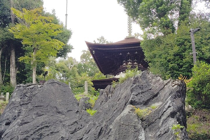 Otsu: Ishiyama-dera Sacred Stone Temple by Lake Biwa 7MKpcENN