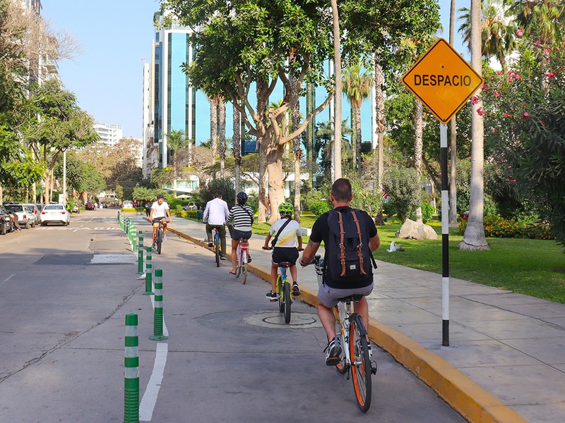 Lima Kennedy Park & Love Park Half-Day Bike Tour bNjNUDtO