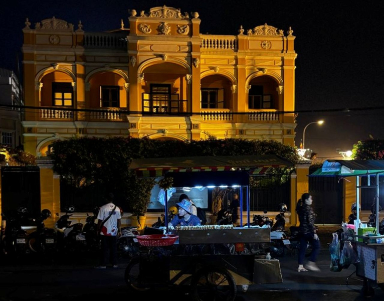 Phnom Penh Heritage city tour by Night rvq1xYRx