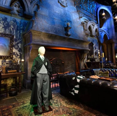 Warner Bros. Studio Tour London IQgUqRbv