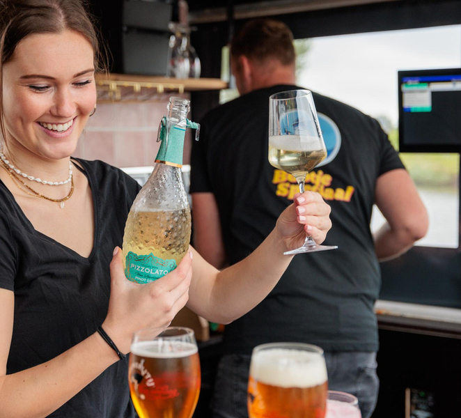 Groningen: Terrace Boat Experience with a Cozy Bar GuTM7XSh