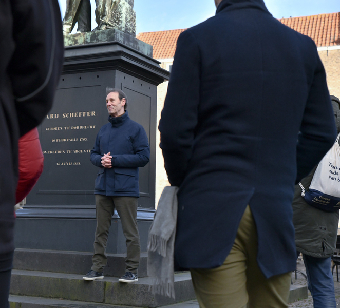 Dordrecht: City Walking Tour with Boat Ride qf3v8G2M