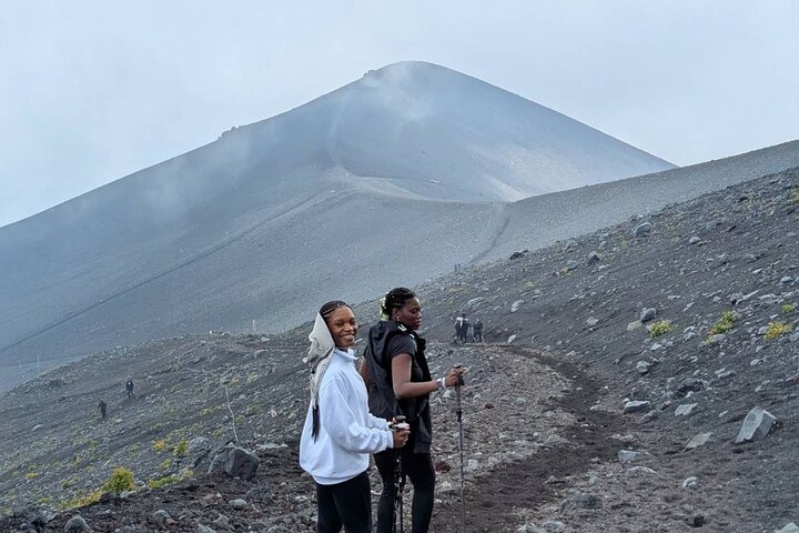 Mt Fuji Day Tour, Hiking Shiraito Falls and Hoei Crater Mp9Z4MGc