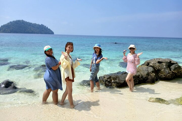 Private Koh Lipe Inner Zone Snorkeling Tour by Longtail Boat EMJZPOmq