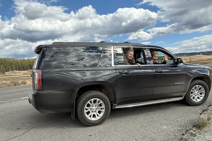 Yellowstone in a Day Private Guided Tour cYQEf9OM