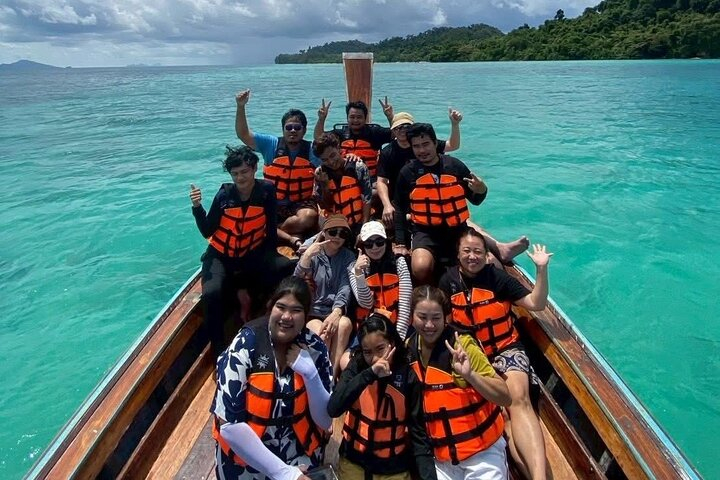 Private Longtail Boat to Trang Emerald Cave and Kradan Islands c5P0tNZJ