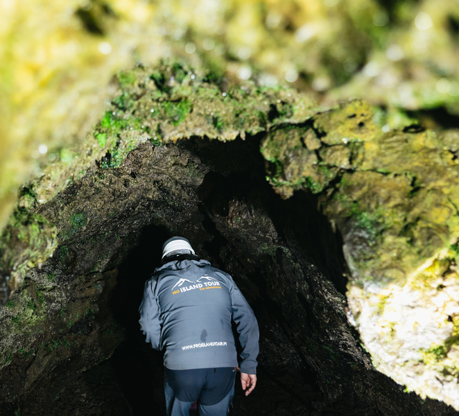 Terceira: Algar do Carvão Lava Caves Tour SaOd7Whi