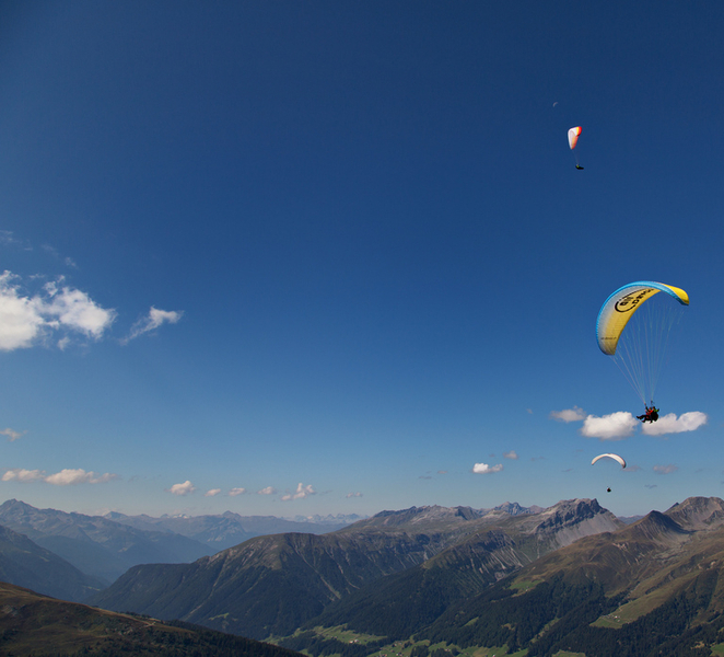 Davos: Tandem Paragliding Flight W50FRwIb