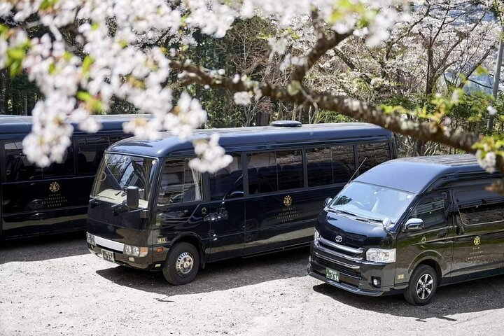 Private Charter Service to Visit Snow Monkey Park pbtJE395