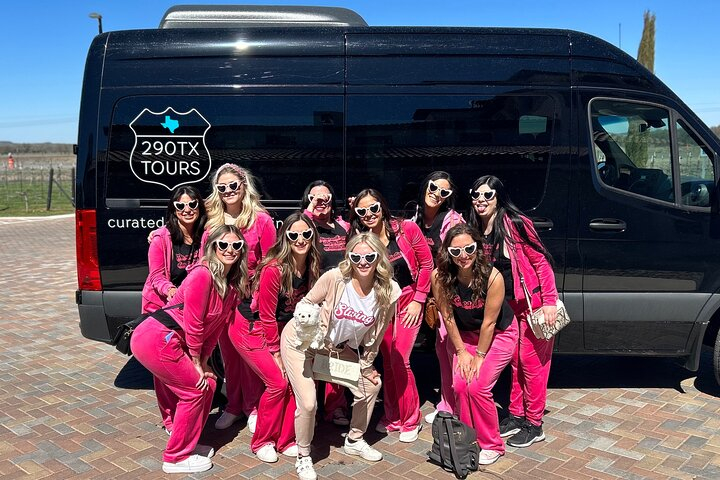 Hill Country Mistletoe and Merlot Tour cVnCXkWH