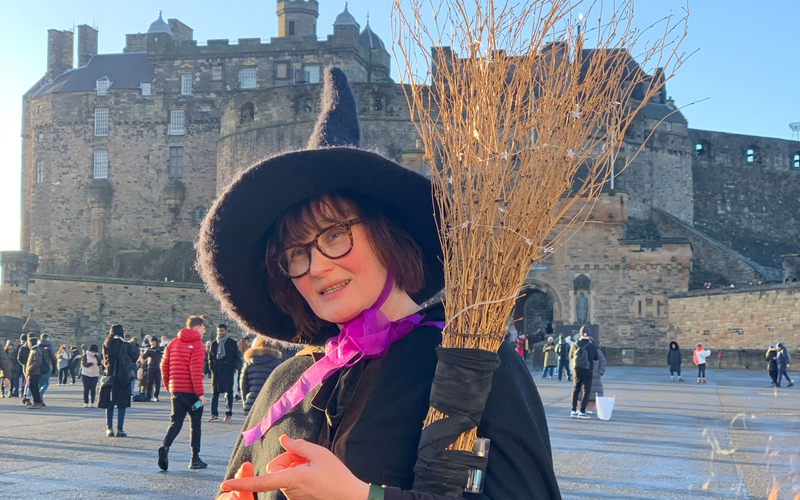 Witches Old Town & Underground Vault Tour in Edinburgh FJserGKR