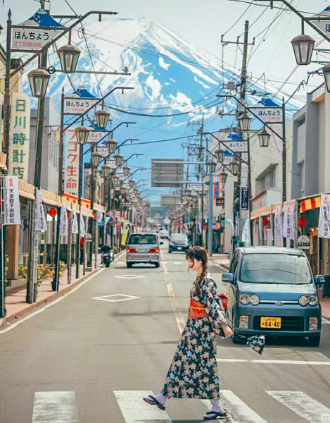 Mt. Fuji Six Views Popular Scenic Spots Check-in 9-Person Boutique Small Group Day Trip (Optional Hotel Pick-up) BffZaWYa