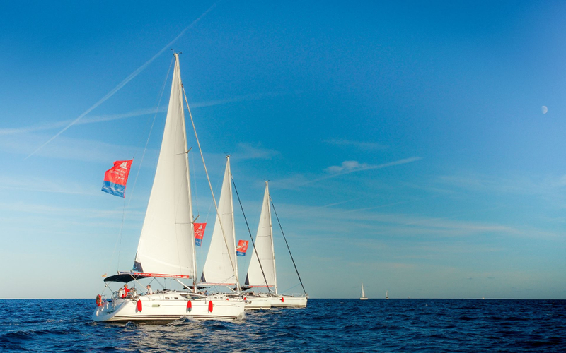 Panoramic helicopter & yacht sailing experience in Barcelona ChsBT2DK