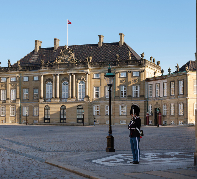 Copenhagen: City Card with 40+ Attractions & Hop-On/Off Bus TxHGFtLL
