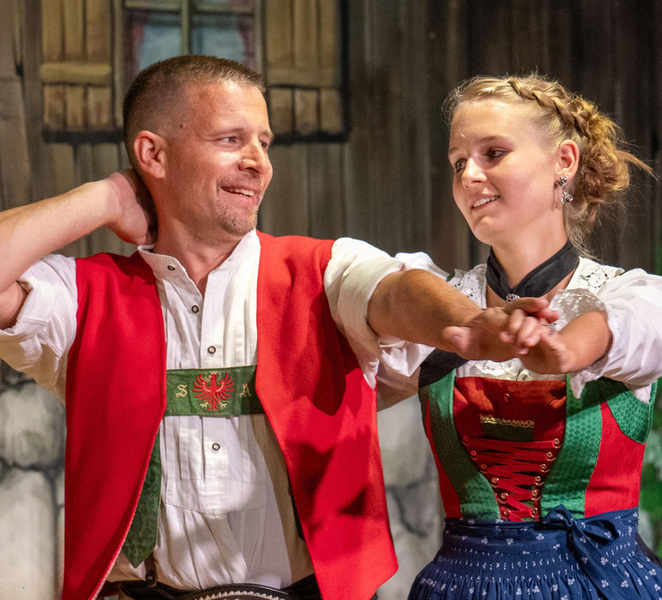 Tyrolean Evenings Family Gundolf in Innsbruck qIJ0B4xm