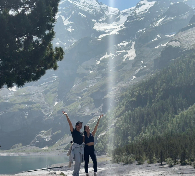 Kandersteg: Oeschinensee Panorama Hike with a Swiss Athlete dLqlVcIA