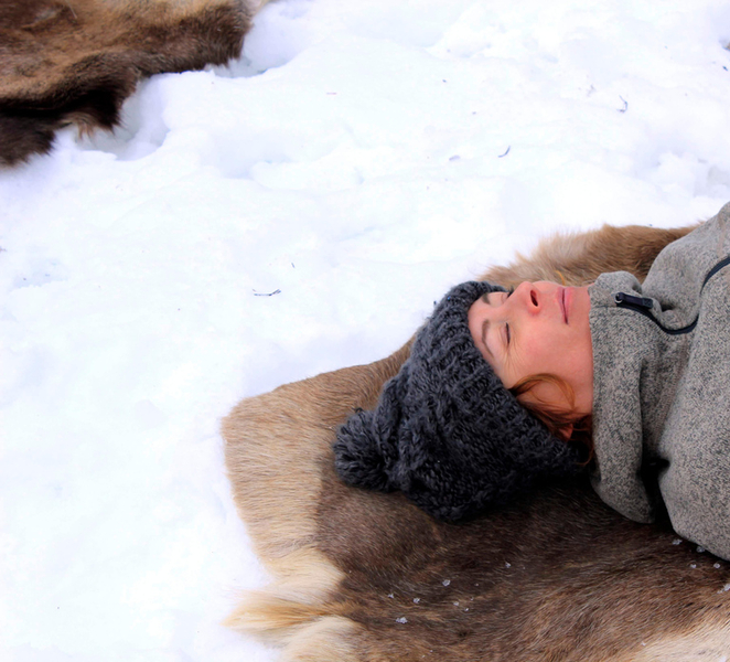 Reindeer yoga in Kuusamo dCrMtAtF