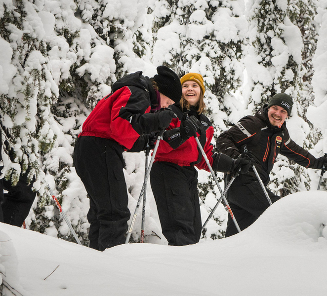 Ruka:Daytime winter wonderland hike TLvjfF0n