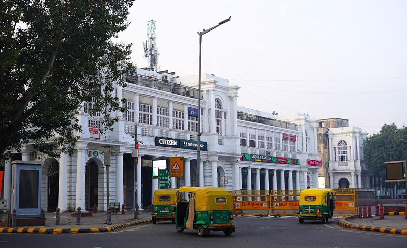 New Delhi: Connaught Walk with Markets and Temples wdzW8IM0