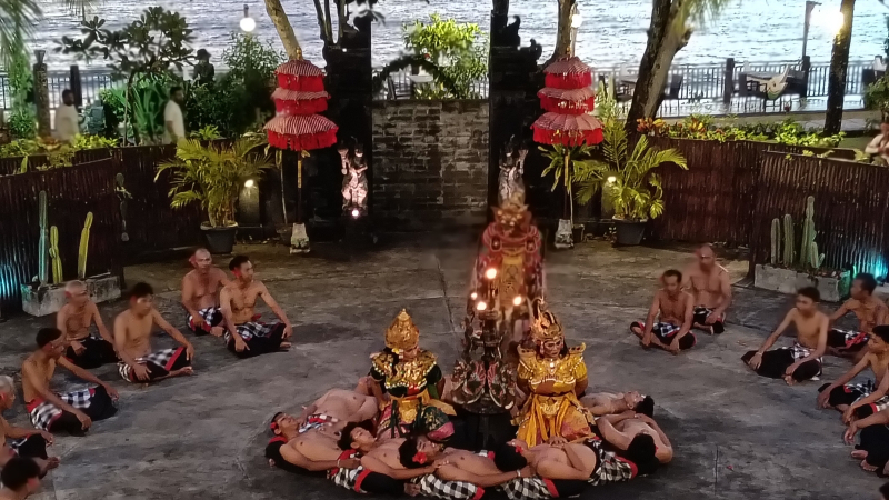 Kecak and Fire Dance Tanah Lot Fehz6KfQ
