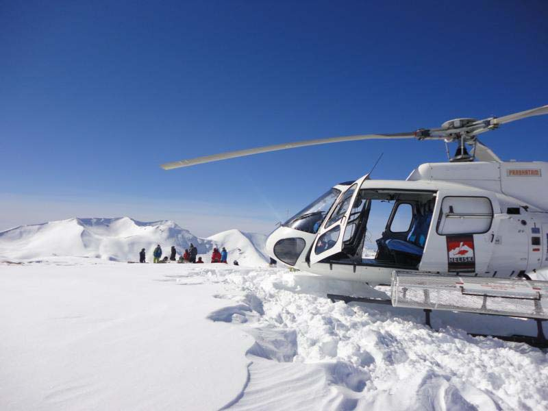 Srinagar: Gulmarg Tour With Helicopter Ride and Gondola Experience NVk0NEK4