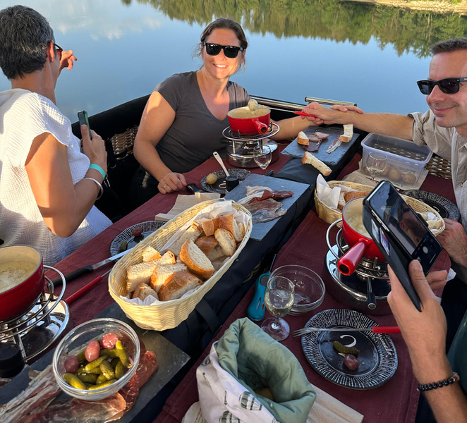 Lausanne: Swiss Fondue Flight in a Hot Air Balloon 1JpoUjUA