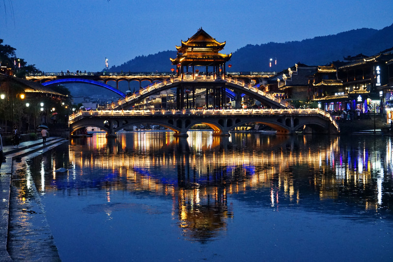 One-Day Trip to the Ancient Town of Phoenix from Zhangjiajie hZ94qhSF